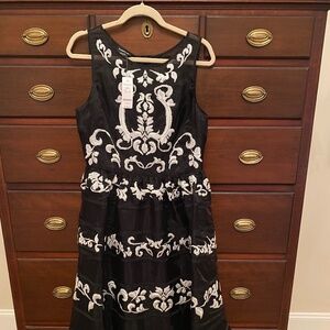 Bebe Tall Tale embroidered organza gown D2 70H5Q101V662 0815 FAL1 SIZE 12